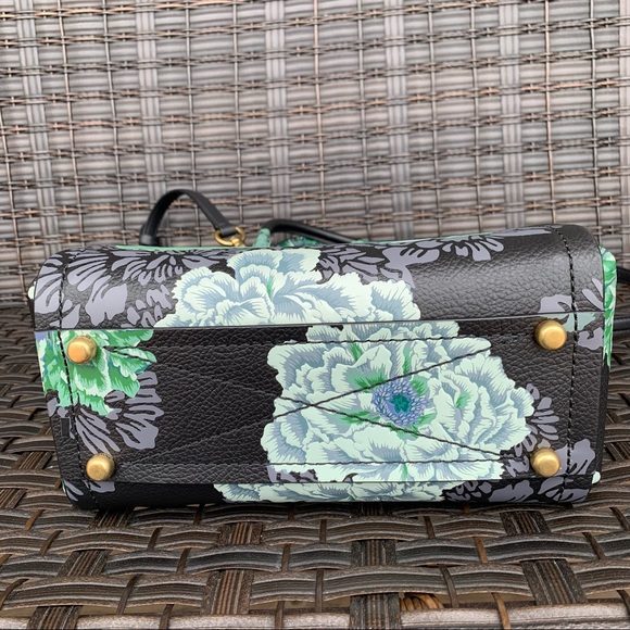 *SOLD* EUC Coach Kaffe Fassett Troupe Bag in Green and Black print - Picture 5 of 12